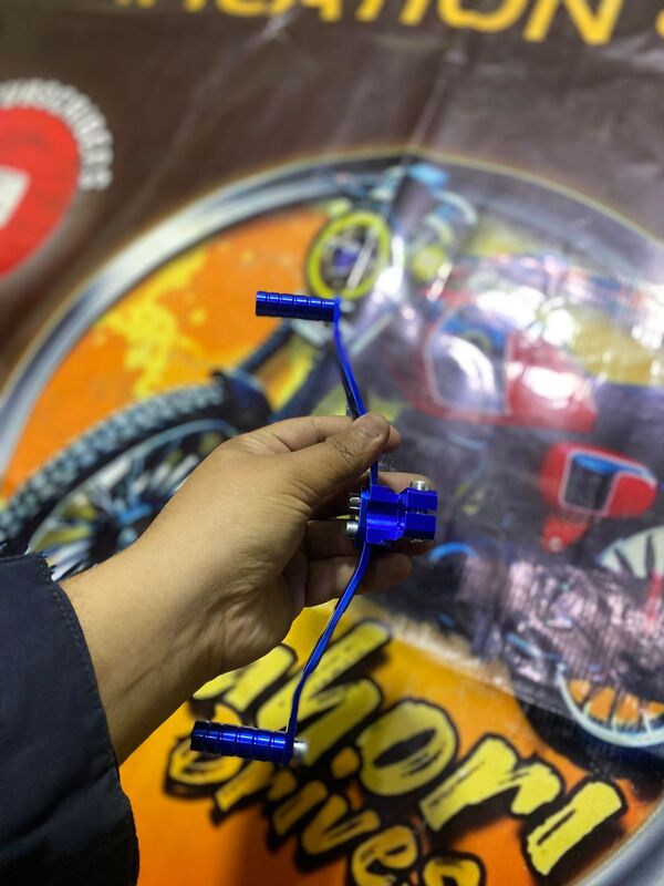 Pro-Grade CNC Motorcycle Gear Lever Pedal – Lightweight Blue Shifter - Image 2